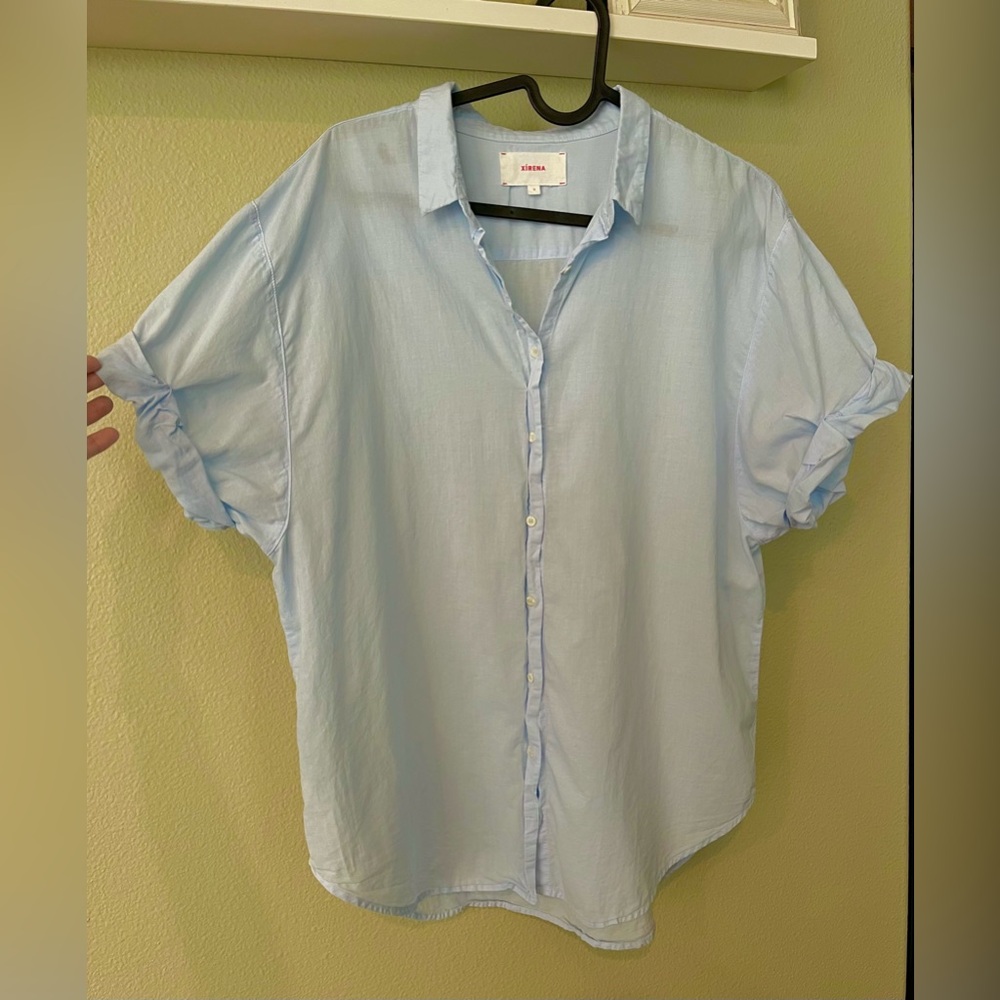 XIRENA Channing Short Sleeve shirt baby blue